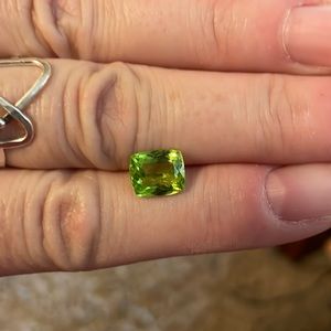 Peridot large sparkly stone